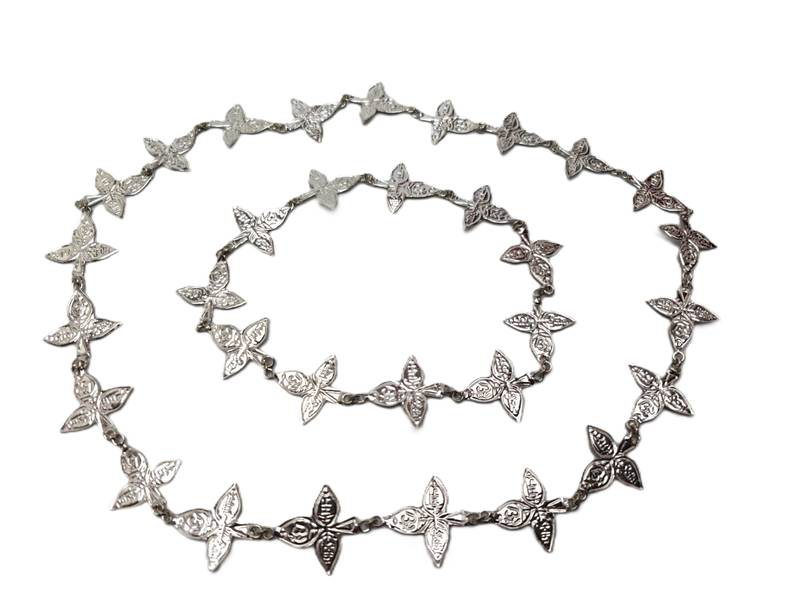 Gahenaz Silver 1inch Namah Shivay Belpatra / Belpata / Bilva Leaves Garland/Mala 3 Gahenaz Silver 1inch Namah Shivay Belpatra / Belpata / Bilva Leaves Garland/Mala